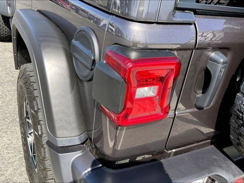 Used 2025 Jeep Wrangler Unlimited Rubicon AWD/4WD image 28
