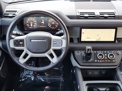 Certified 2022 Land Rover Defender 110 SE AWD/4WD image 28