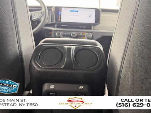 Used 2024 Jeep Wrangler Sport S image 27