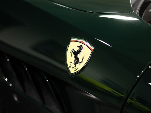 Used 2018 Ferrari GTC4Lusso image 18