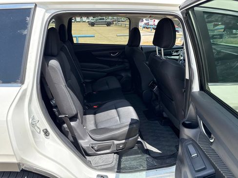 Used 2023 Subaru Ascent Premium w/ Convenience Package AWD/4WD image 12