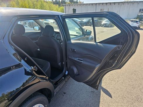 New 2025 Nissan Kicks Play S image 24