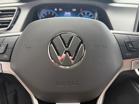 Used 2024 Volkswagen Atlas Cross Sport SE AWD/4WD image 34