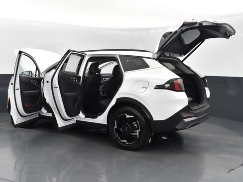 Certified 2026 Kia Sportage EX w/ EX Panorama Roof Package FWD image 55