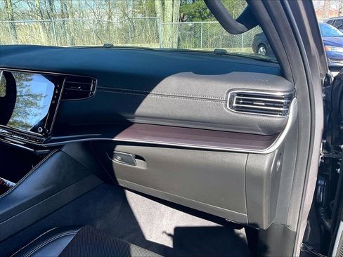 Used 2024 Jeep Wagoneer 4WD image 13
