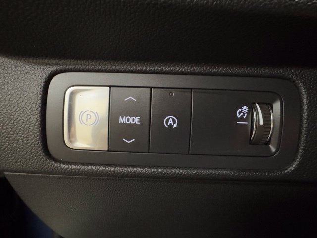 Used 2024 Chevrolet Traverse LT FWD image 25