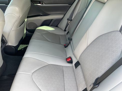Used 2022 Toyota Camry XSE FWD image 16