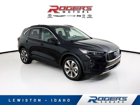 Used 2025 Ford Escape Platinum image 1