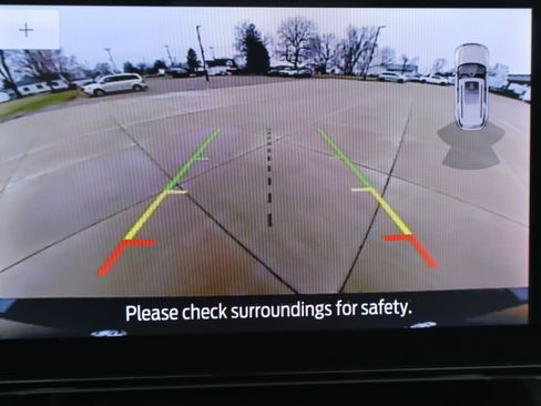 Used 2022 Ford Explorer XLT w/ Equipment Group 202A image 22