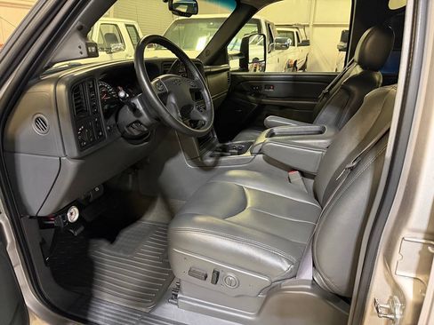 Used 2006 Chevrolet Silverado 2500 LT w/ Heavy-Duty Power Package AWD/4WD image 48