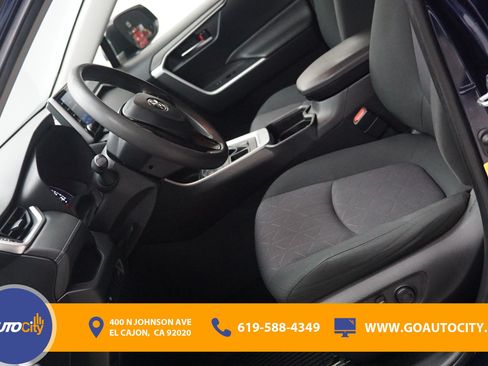 Used 2019 Toyota RAV4 XLE w/ Convenience Package AWD/4WD image 9