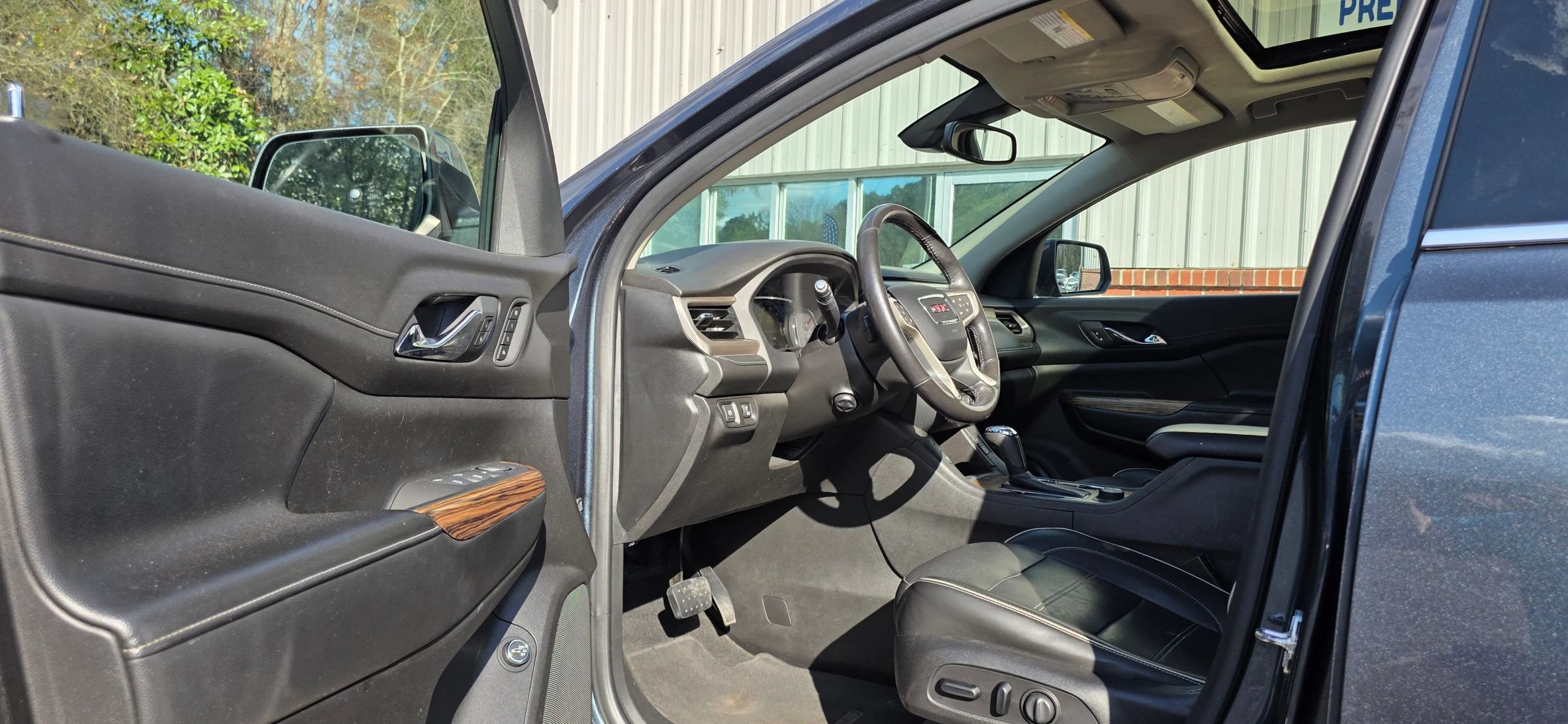 Used 2019 GMC Acadia Denali AWD/4WD image 9