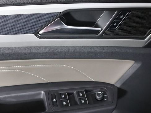 Used 2021 Volkswagen Atlas SE image 21