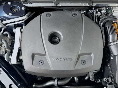 New 2026 Volvo XC60 T8 Plus w/ Protection Package Premier image 27