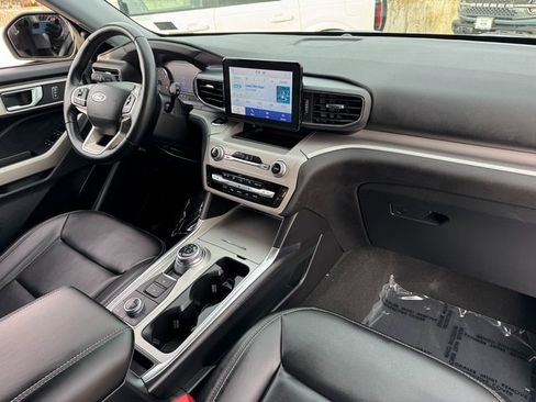 Certified 2023 Ford Explorer XLT w/ Equipment Group 202A image 21