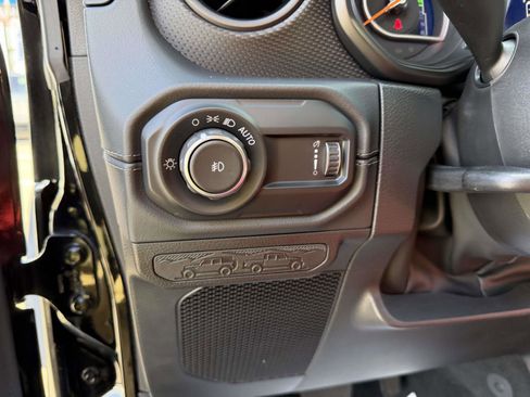 Used 2024 Jeep Wrangler Unlimited Rubicon 392 AWD/4WD image 26