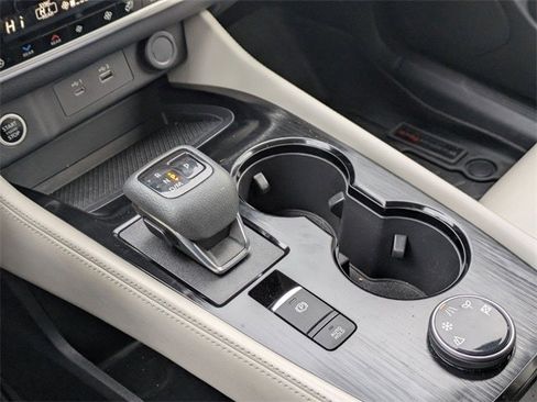 Used 2023 Nissan Rogue SL w/ SL Premium Package image 9