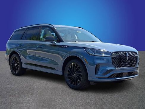 New 2026 Lincoln Aviator Reserve AWD/4WD image 2