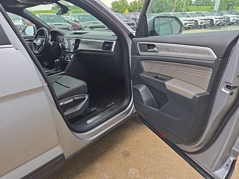 Used 2022 Volkswagen Atlas Cross Sport SE AWD/4WD image 70