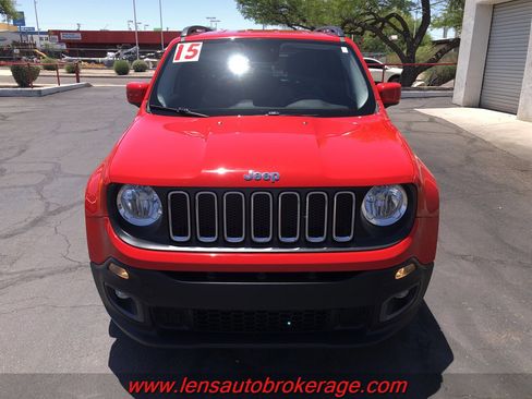 Used 2015 Jeep Renegade Latitude FWD image 3