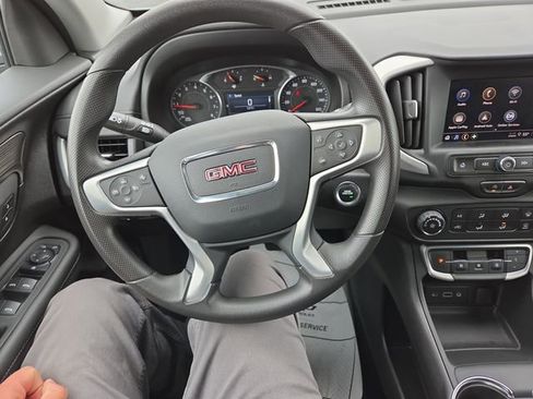 Used 2024 GMC Terrain SLE image 15