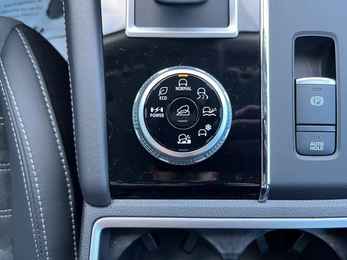 New 2025 Mitsubishi Outlander 4WD Plug-In Hybrid image 13