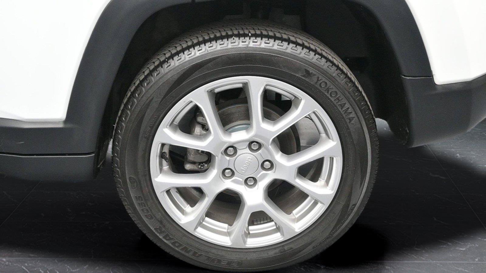Used 2023 Jeep Compass Latitude AWD/4WD image 12