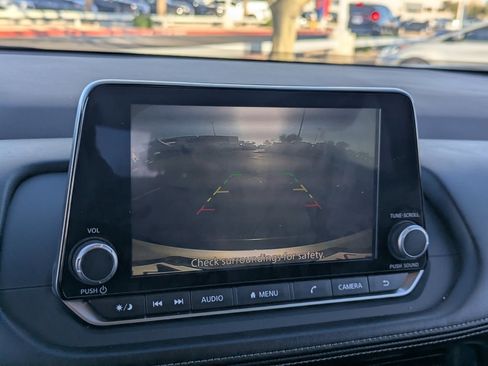 Certified 2023 Nissan Rogue SV image 30