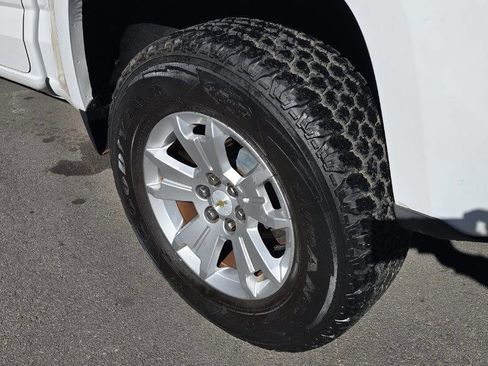 Used 2018 Chevrolet Colorado LT image 12