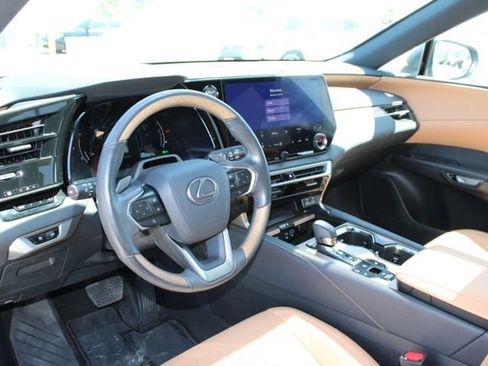 Certified 2024 Lexus RX 350 w/ Convenience Package image 12