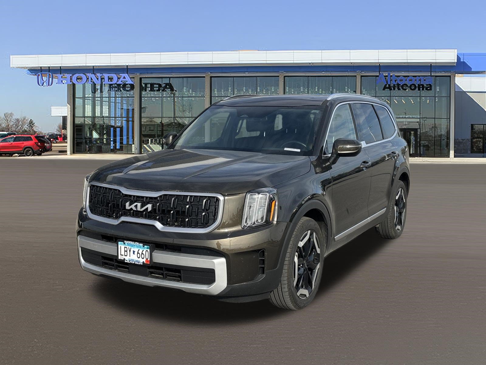 Used 2024 Kia Telluride EX w/ EX Captain's Chair Package AWD/4WD image 1