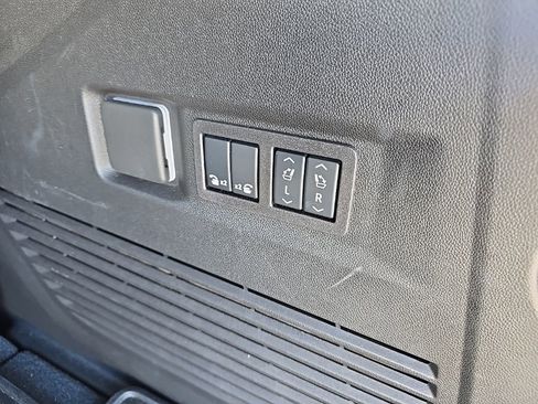 Used 2025 GMC Yukon Elevation w/ LPO, Floor Liner Package AWD/4WD image 9
