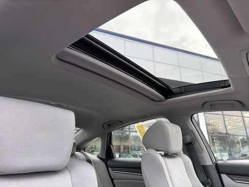 Used 2018 Honda Accord EX image 26