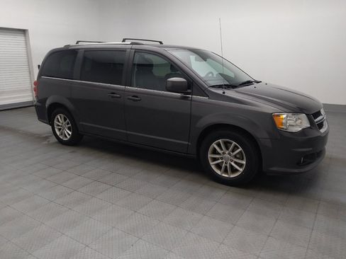 Used 2018 Dodge Grand Caravan SXT FWD image 11