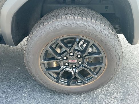 New 2024 GMC Canyon Denali w/ LPO, Denali Black Edition image 24