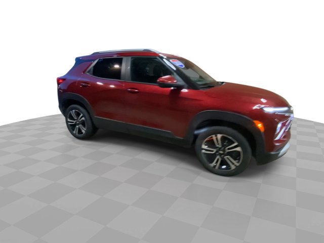 Used 2024 Chevrolet TrailBlazer LT w/ LT Cold Weather Package AWD/4WD image 3