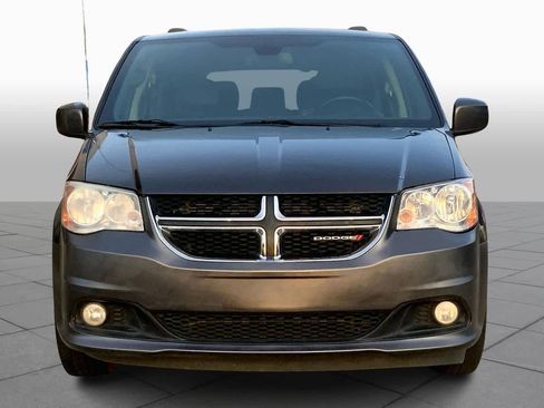 Used 2020 Dodge Grand Caravan SXT image 4