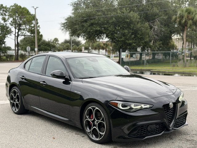 Used 2024 Alfa Romeo Giulia Veloce RWD image 7