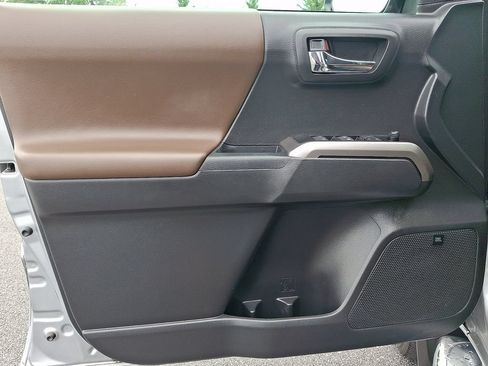 Certified 2023 Toyota Tacoma Limited AWD/4WD image 12