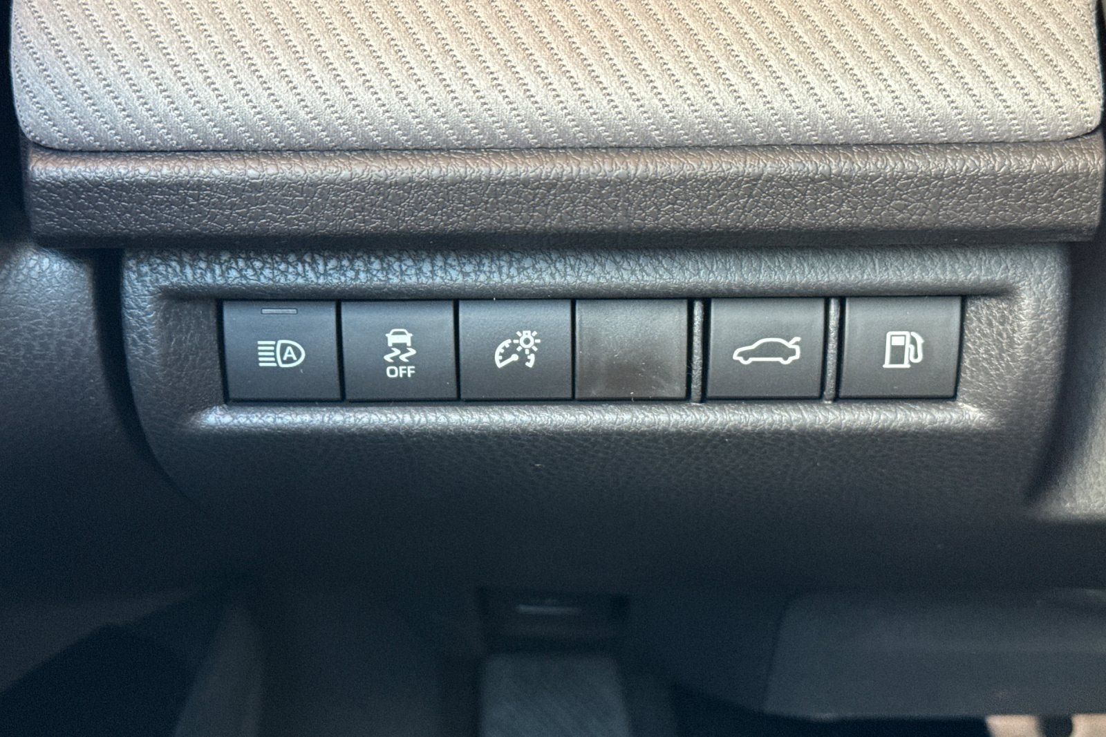 New 2026 Toyota Camry SE FWD image 29