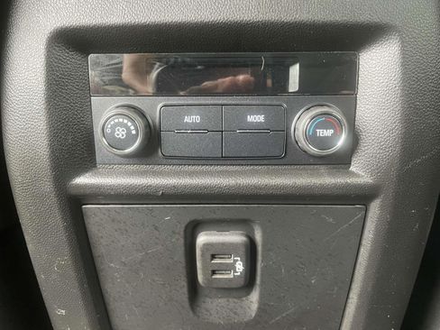 Used 2021 Chevrolet Traverse LT AWD/4WD image 13