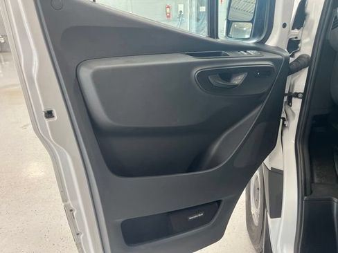 Used 2024 Mercedes-Benz Sprinter 2500 image 14