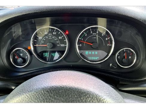 Used 2015 Jeep Wrangler Unlimited Sahara w/ Connectivity Group image 22