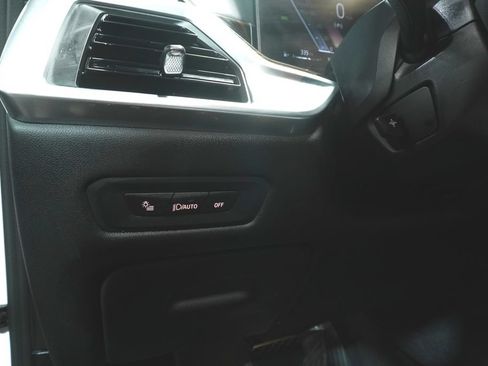 Used 2025 BMW X5 xDrive40i w/ Premium Package AWD/4WD image 24
