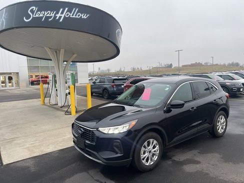 Used 2023 Ford Escape Active w/ Tech Pack #2 image 1