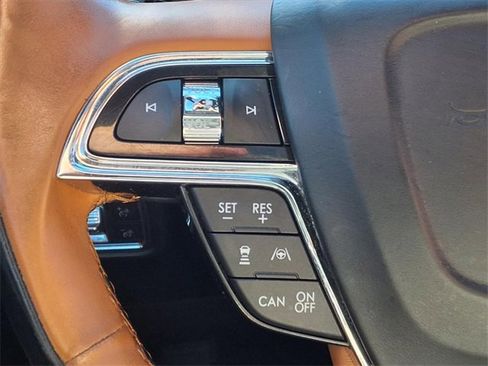 Certified 2022 Lincoln Nautilus Black Label image 14