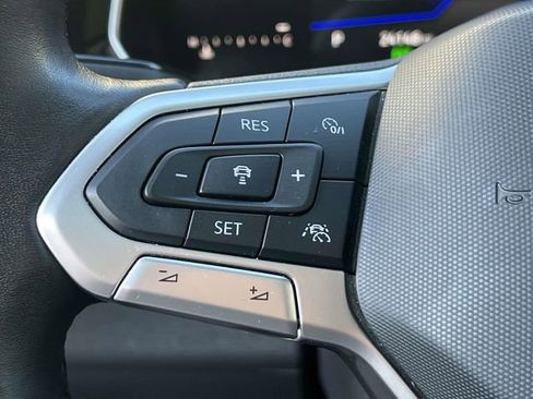 Certified 2023 Volkswagen Jetta SE w/ Panoramic Sunroof Package FWD image 24