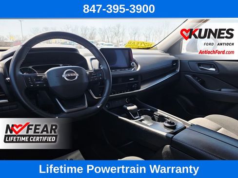 Used 2025 Nissan Rogue SV image 37