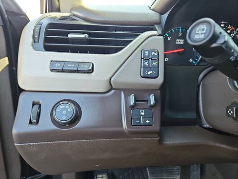 Used 2018 GMC Yukon Denali w/ Denali Ultimate Package image 11