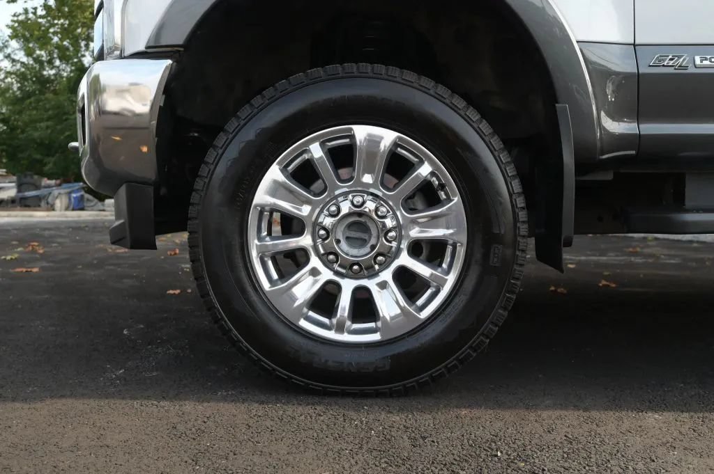 Used 2017 Ford F350 Lariat w/ Lariat Ultimate Package AWD/4WD image 11